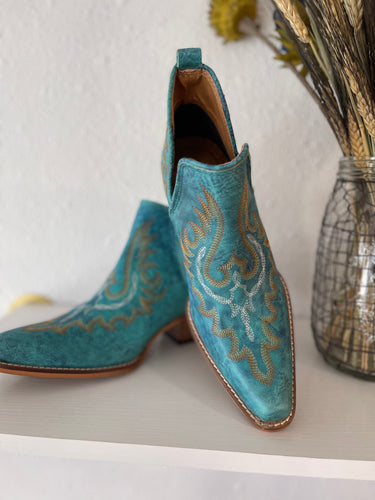 Kick'n Up Dust Bootie